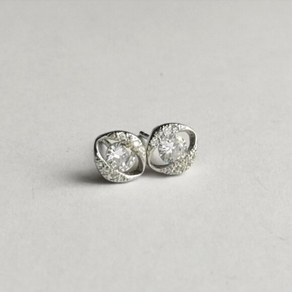 CZ Sterling silver stud earrings - Picture 5 of 5